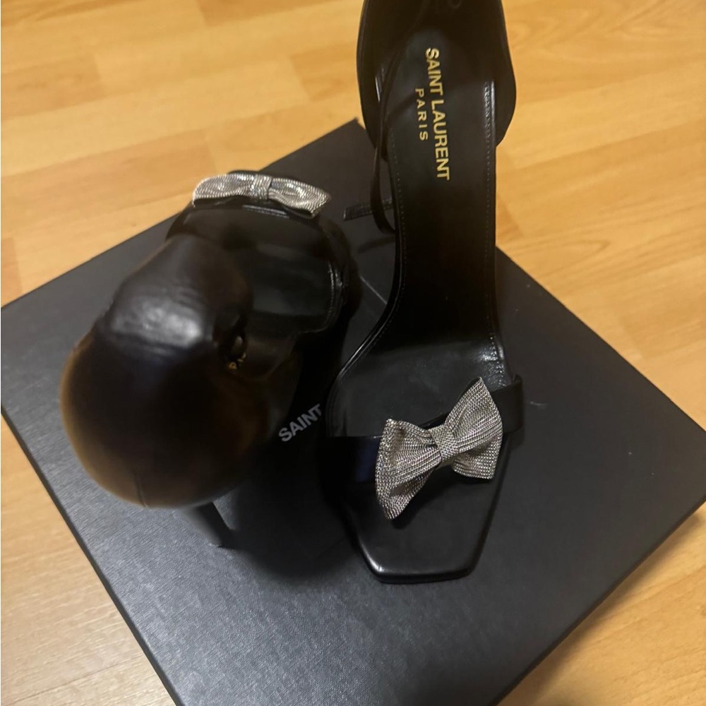 Saint Laurent Black Heels with Metallic Bow - Picture 5 of 6